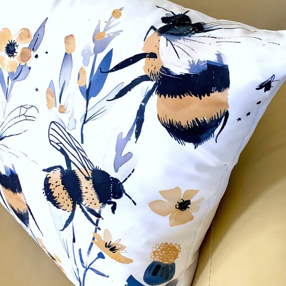 18" Sq Wildflower Meadow Flower Floral Bees Bumblebees Decorative Pillow Cover - Picture 5 of 6